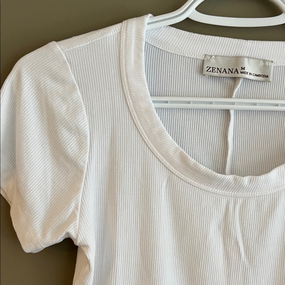 Zenana Outfitters White Short Sleeve Crop Tee size medium - Picture 3 of 6